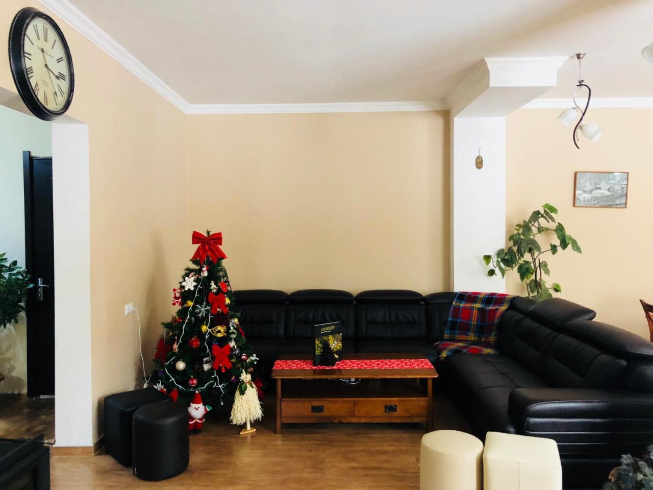 Family Hotel Kala Местия Екстериор снимка