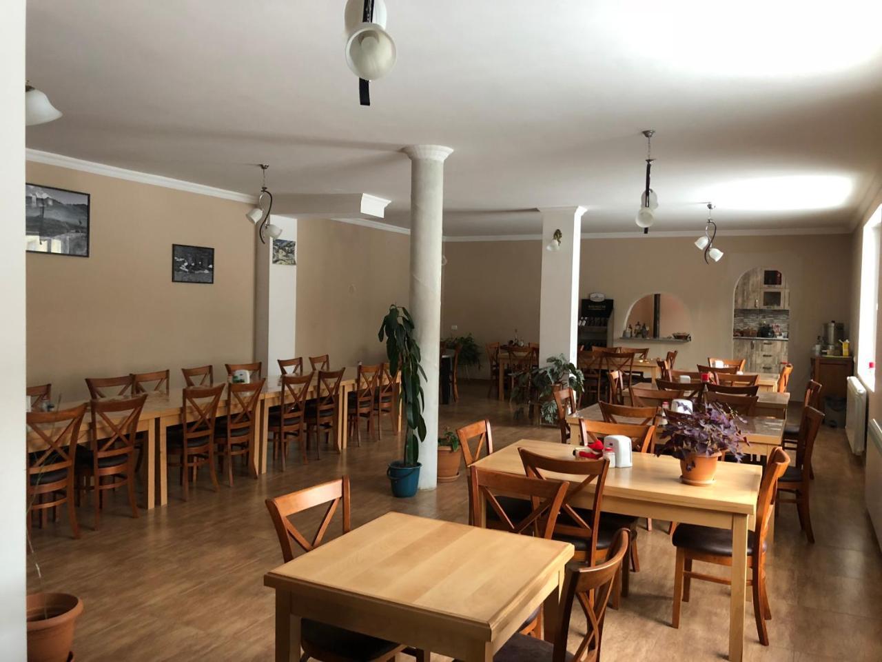 Family Hotel Kala Местия Екстериор снимка
