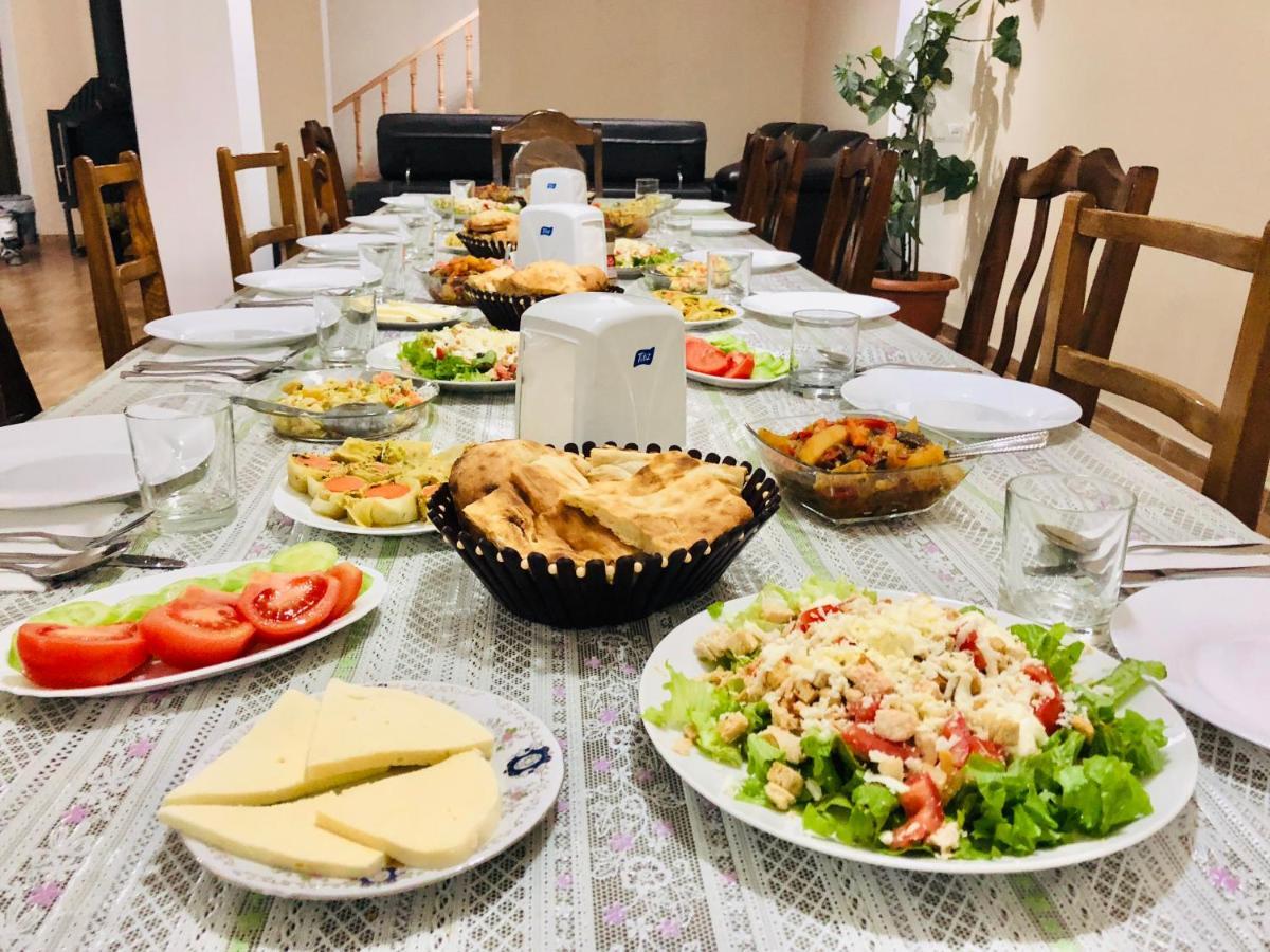 Family Hotel Kala Местия Екстериор снимка