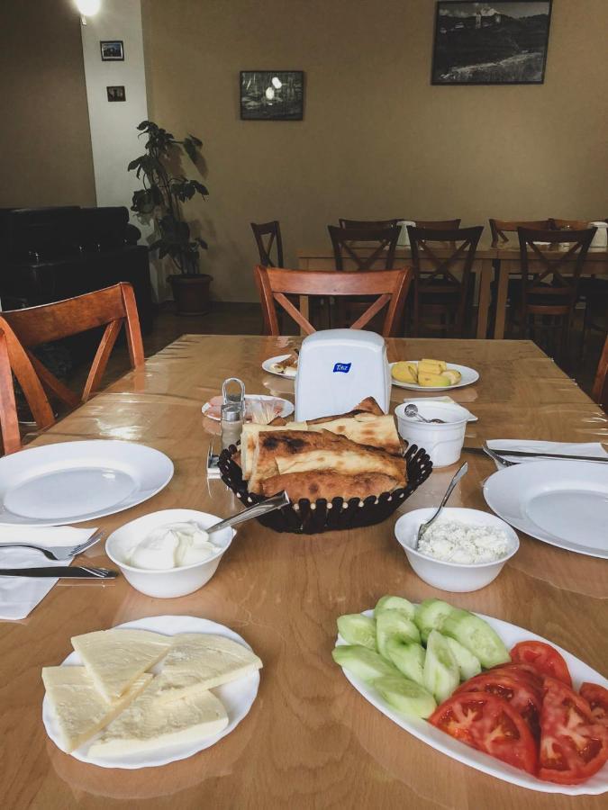 Family Hotel Kala Местия Екстериор снимка