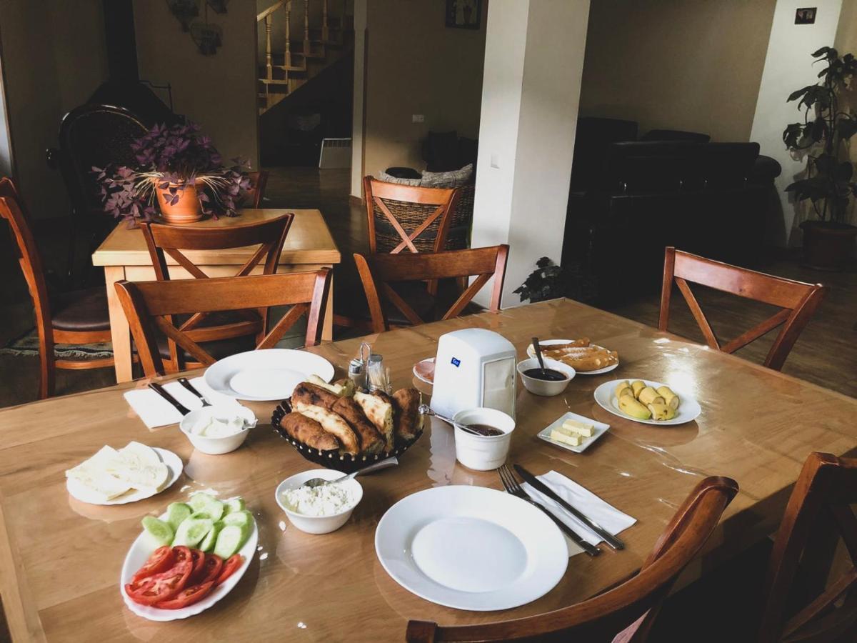 Family Hotel Kala Местия Екстериор снимка