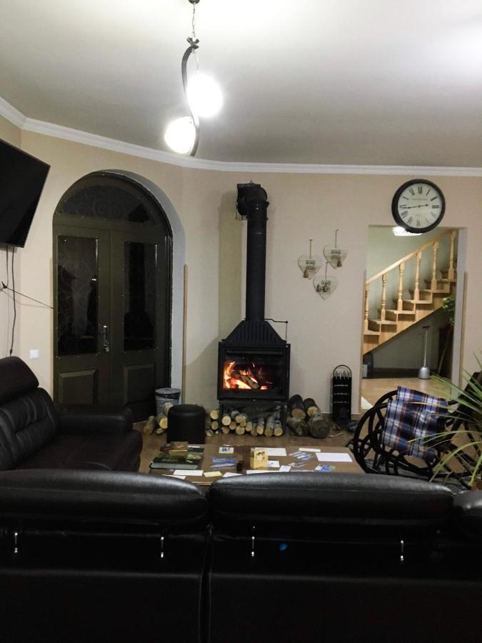Family Hotel Kala Местия Екстериор снимка